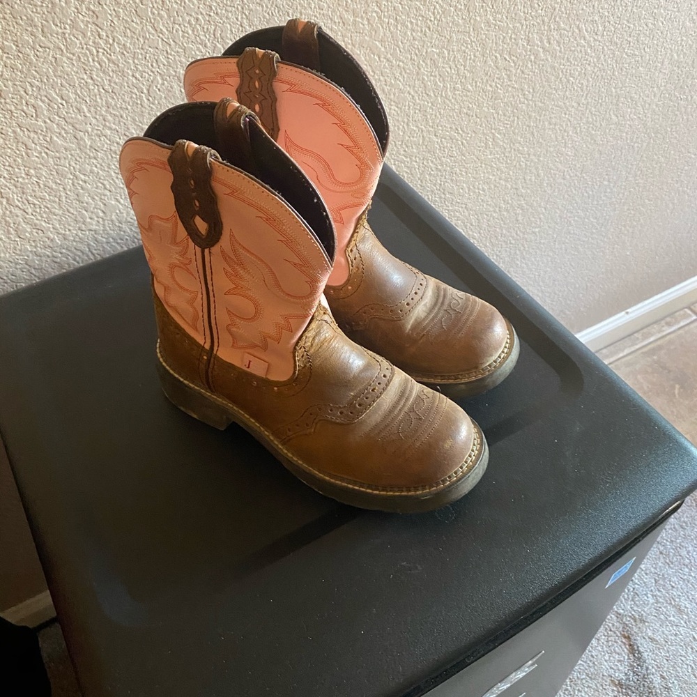 Miscellaneous items from Lele’s closet - Picture 16 of 16